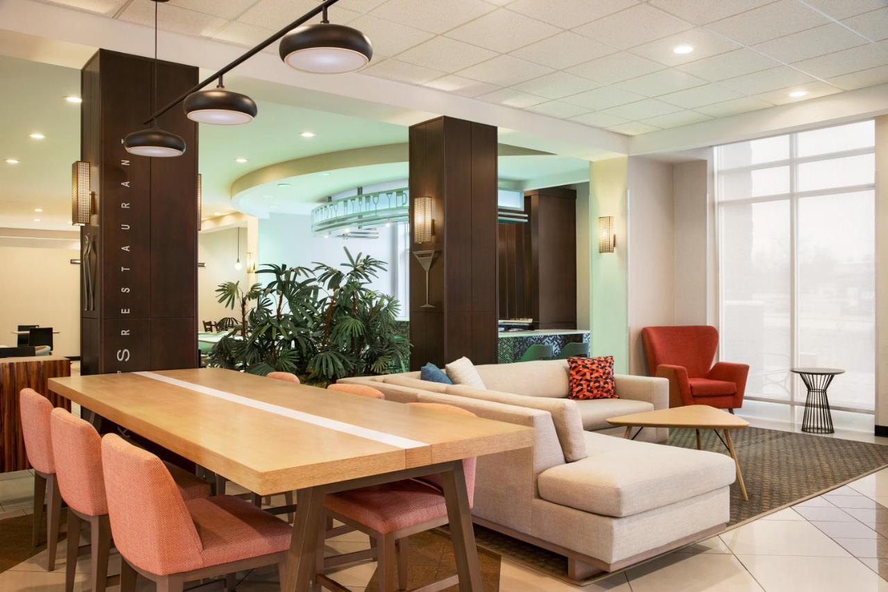 By Ihg